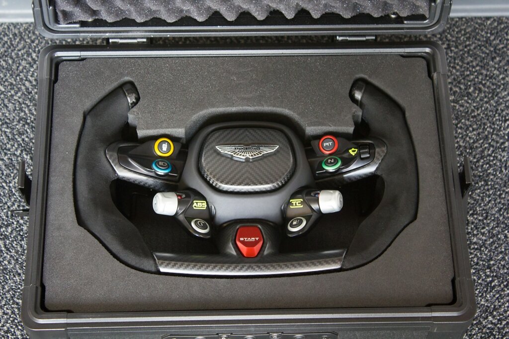 Club-Sportiva-Car-Storage-Aston-Martin-Vulcan-4.jpg
