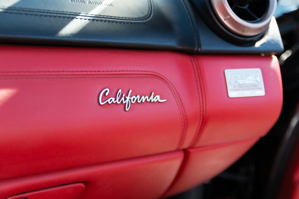 Rent-Ferrari-California-hardtop-Convertible-from-Club-Sportiva.jpg