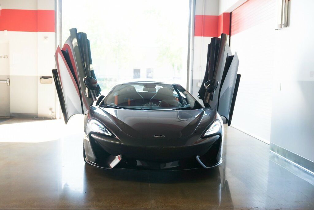 Rent-a-McLaren-570S-from-Club-Sportiva-4.jpg